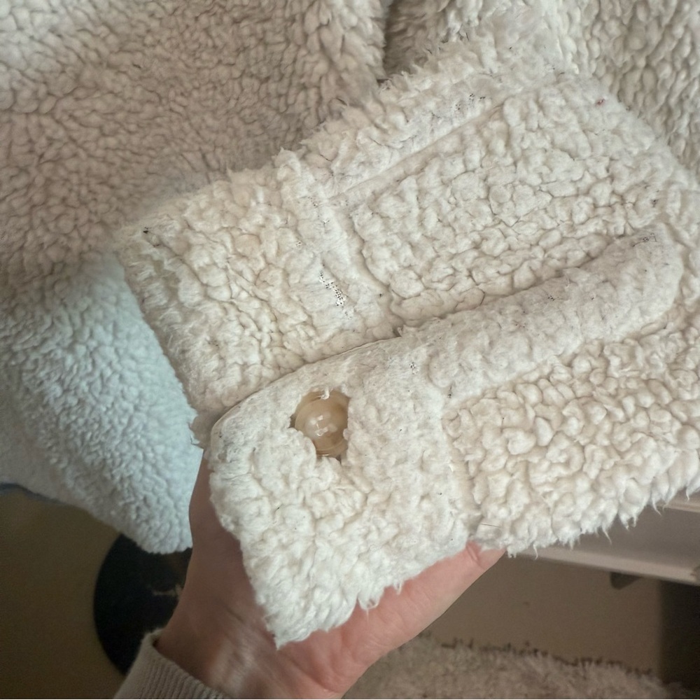 HEM & THREAD Soft White Sherpa Button Up Jacket Cardigan Size Small - Picture 3 of 15